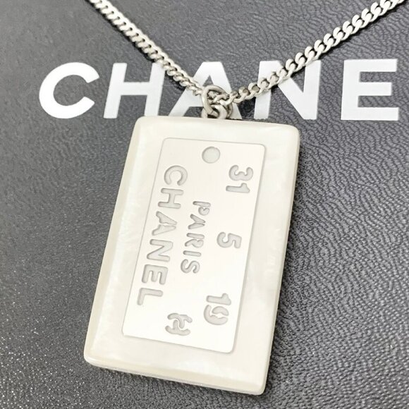 CHANEL CC Logo 31 PARIS Square Shell Motif Necklace 16" Silver Tone Auth #2201 - Picture 1 of 4